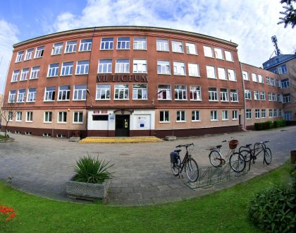 Obiekty szkolne w VII LO.