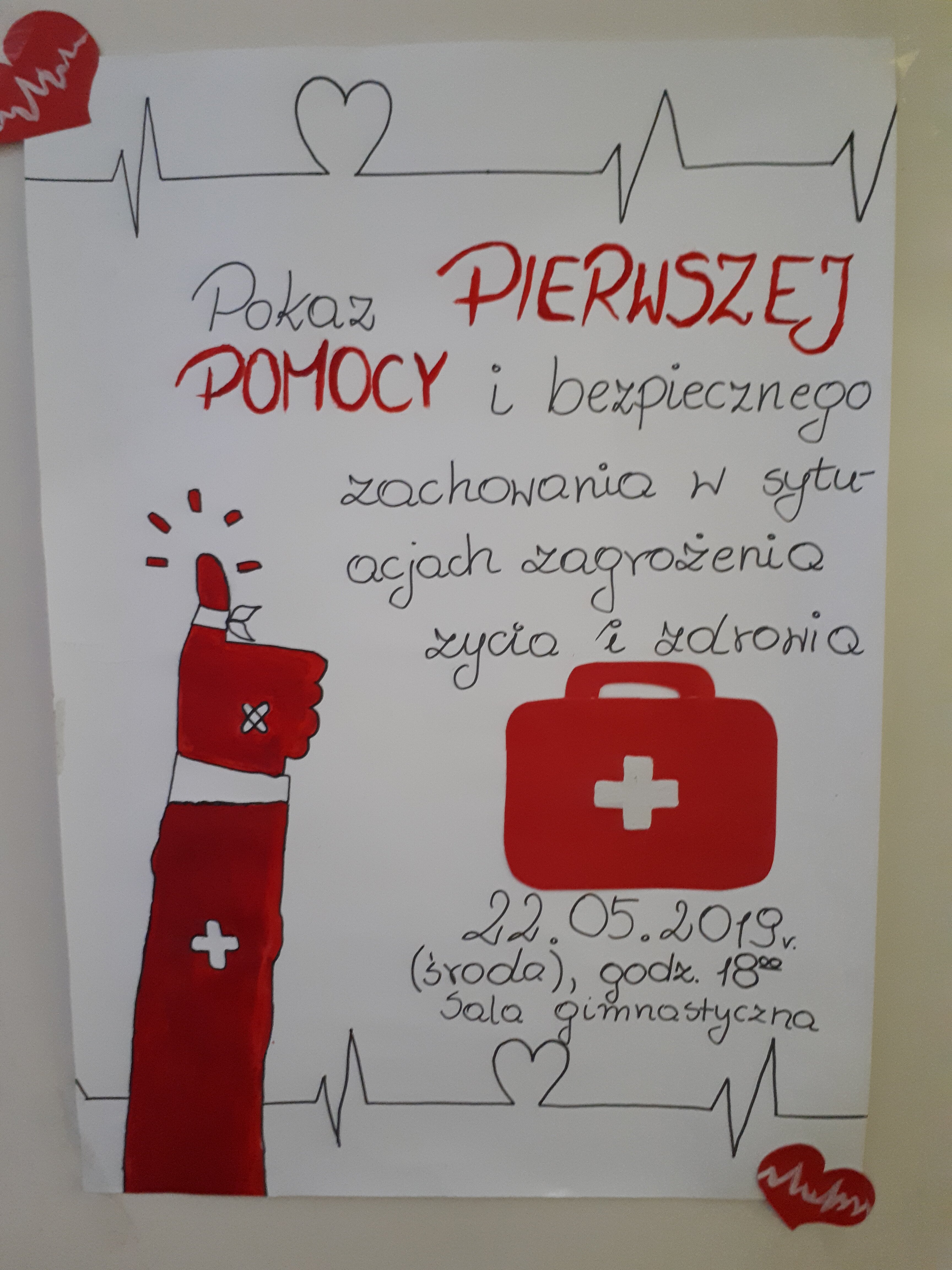 Pokaz PIERWSZEJ POMOCY i bezpiecznego zachowania w sytuacjach zagrożenia życia i zdrowia