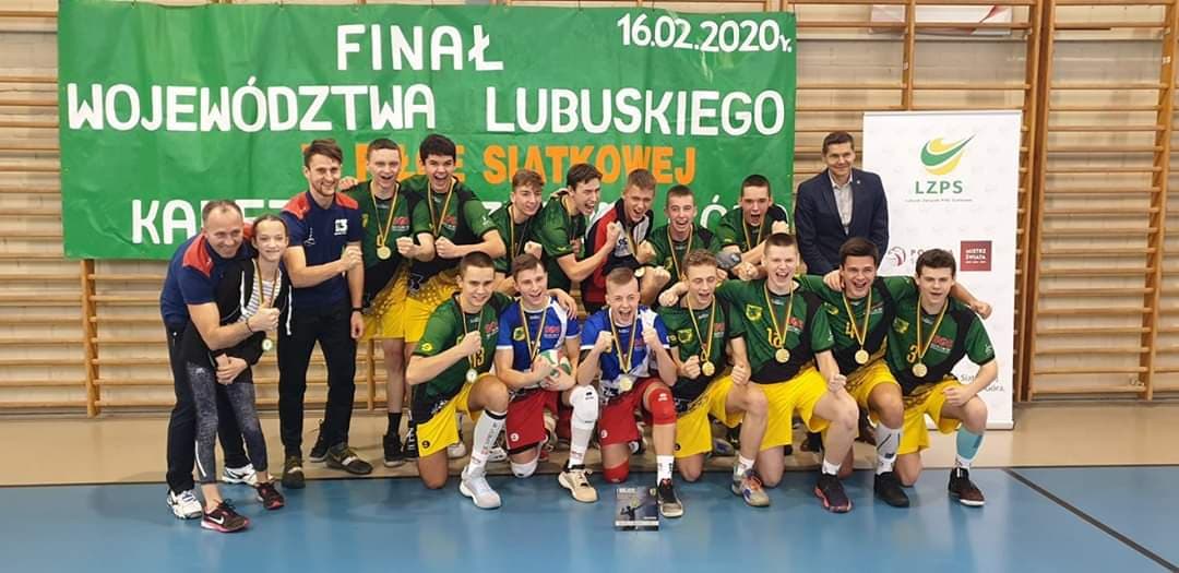 Kadeci UKS 13 LO 7 ze złotem