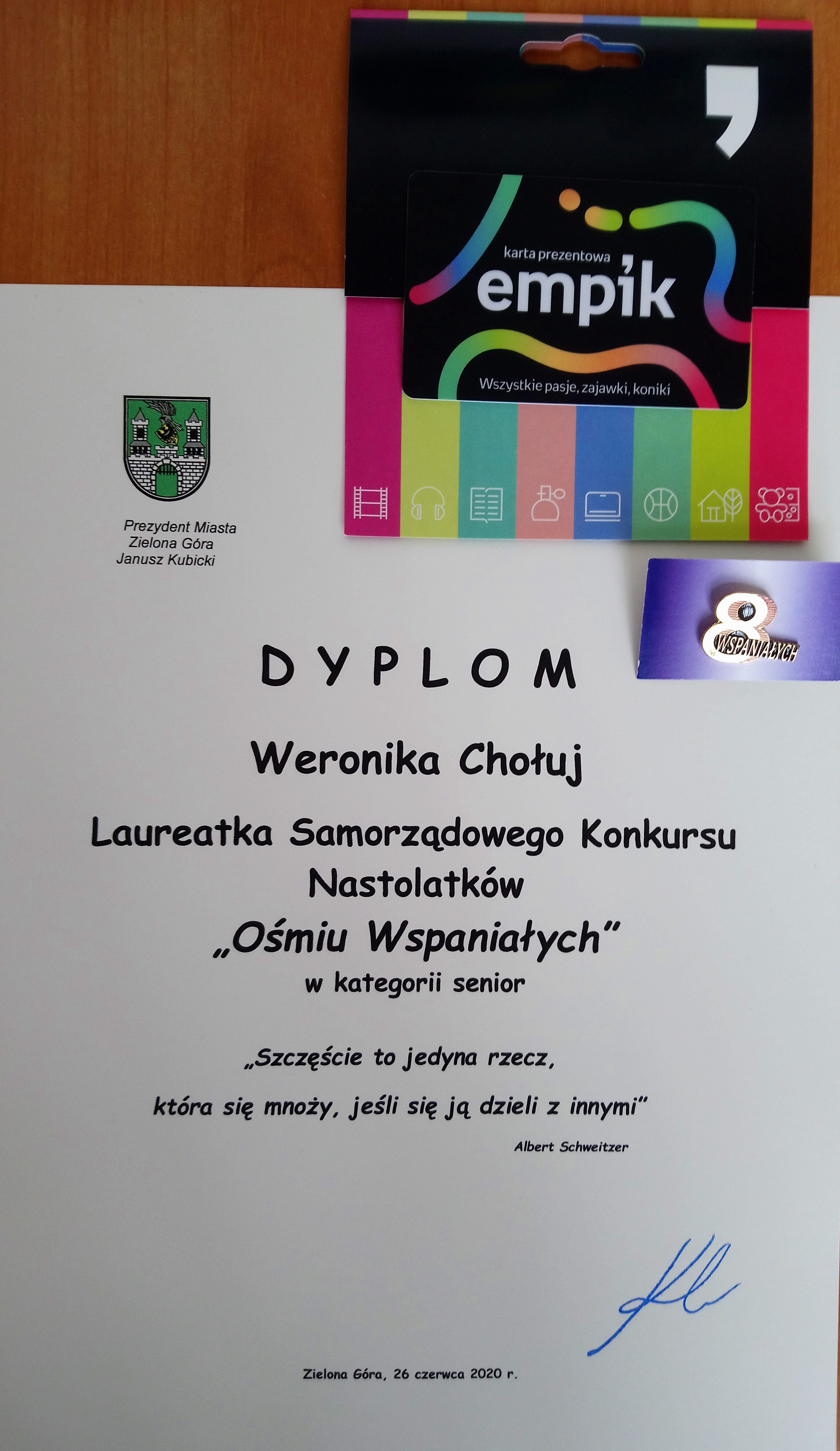 Weronika Chołuj laureatką konkursu "OŚMIU WSPANIAŁYCH"