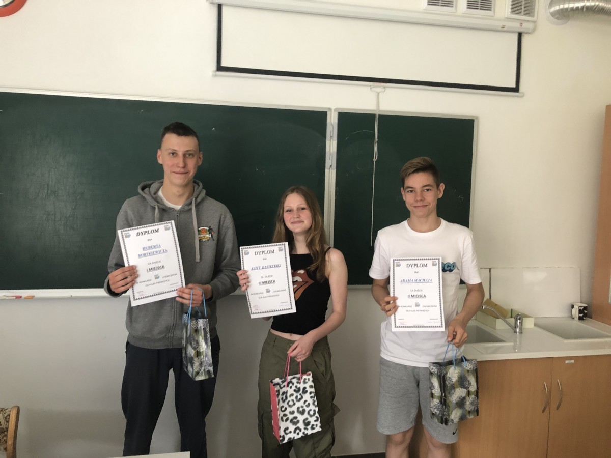 Konkurs chemiczny pierwszoklasistów