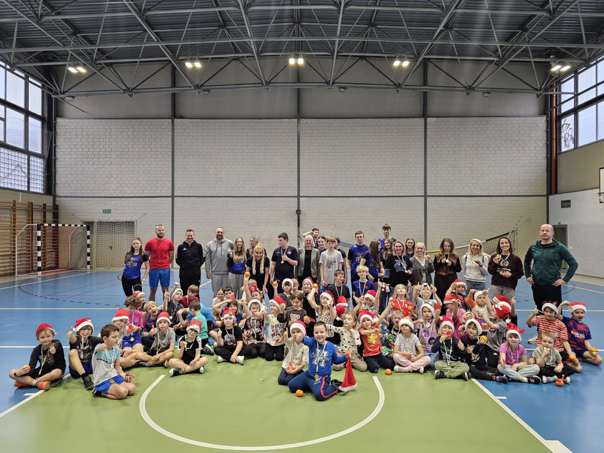 LEKKOATLETYCZNE ZAWODY MIKOŁAJKOWE