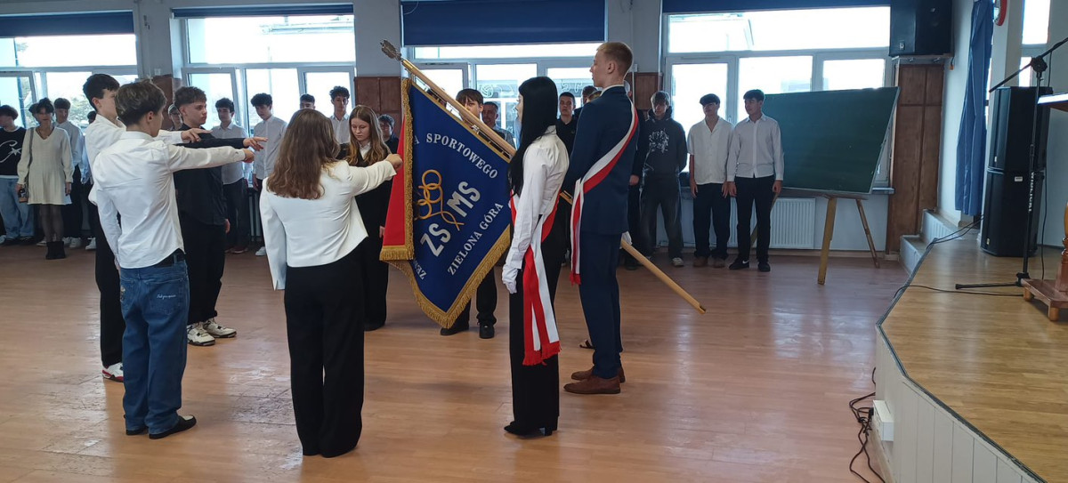 Pasowanie klas pierwszych VII LO MS